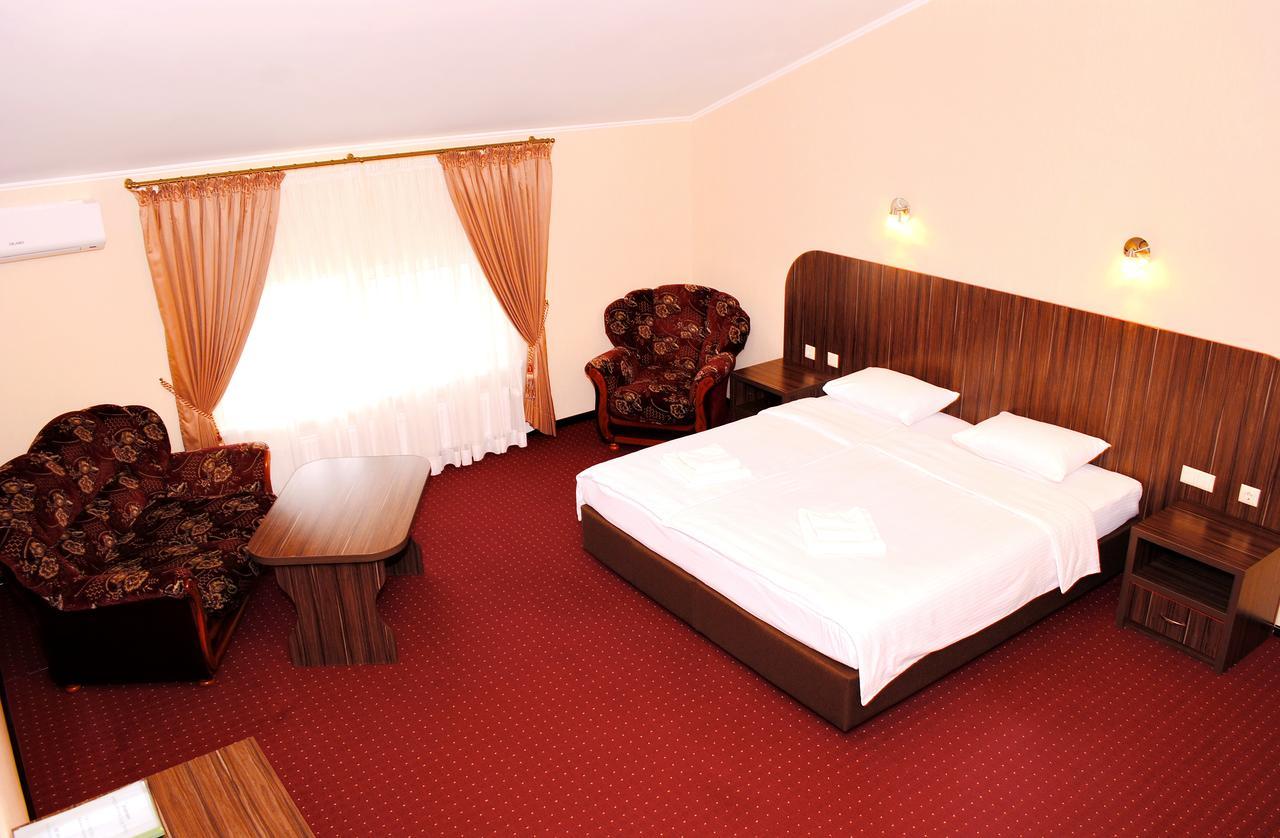 Hotel Restaurant Complex Roman'S Vishenki  外观 照片
